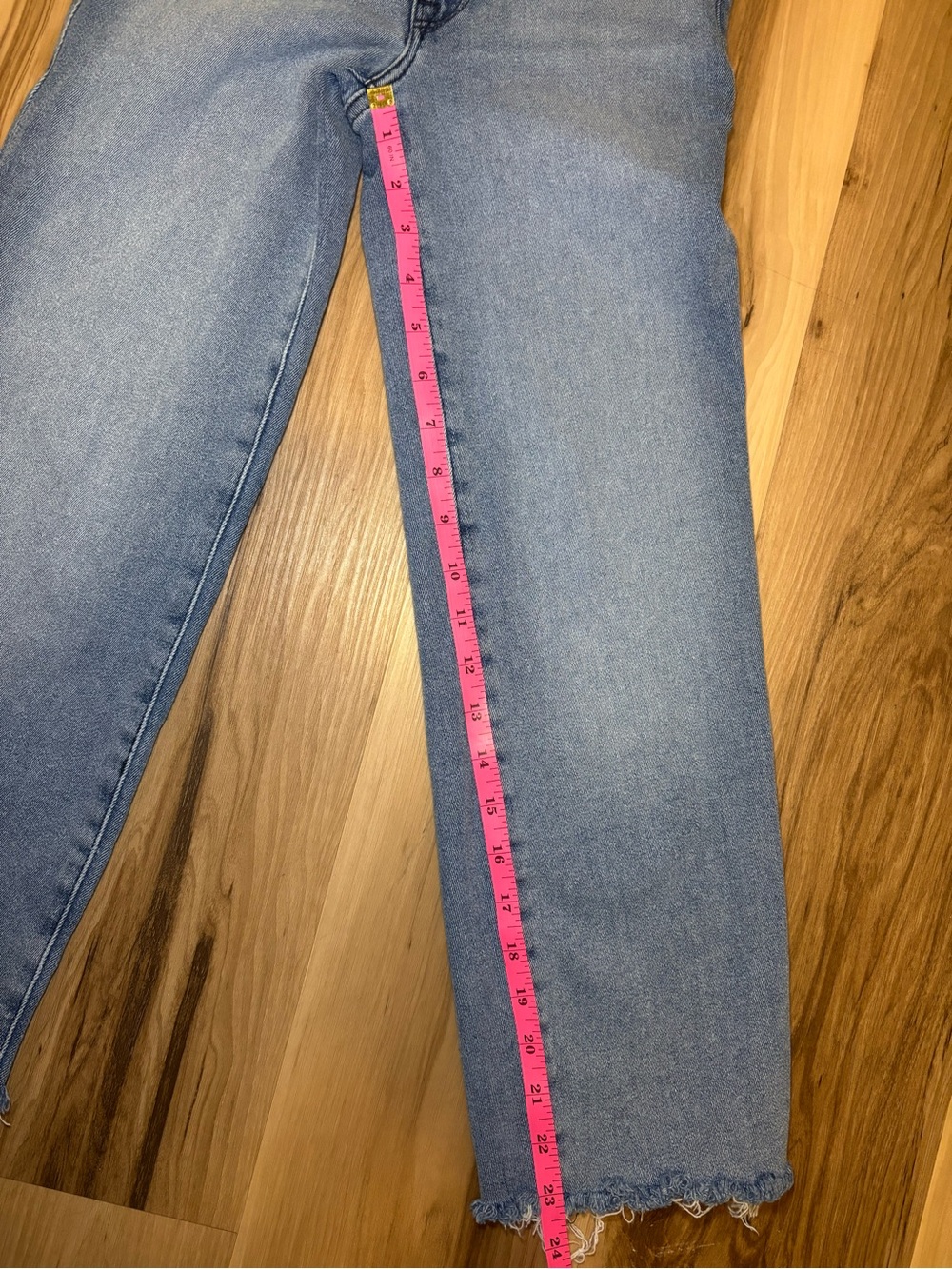 Good American Light Blue Frayed-Hem Cropped Jeans - Picture 7 of 16